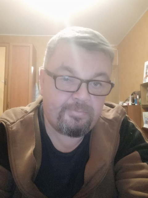 Алексей, Россия, Иваново, 50 лет. Ищу женщину для создания семьиХудожник на памятниках, технолог литейного производства, Телец, люблю собак, спокойный, не курю.