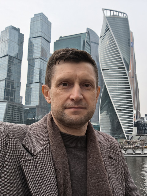 Юрий, Москва, м. Новокосино, 41 год. Познакомлюсь с женщиной 25 - 35 лет, для дружбы, любви и создания семьи. 
Ищу брюнетку, нормальногоМужчина средних лет, шатен, нормальное телосложение, без вредных привычек и комплексов, чистоплотный