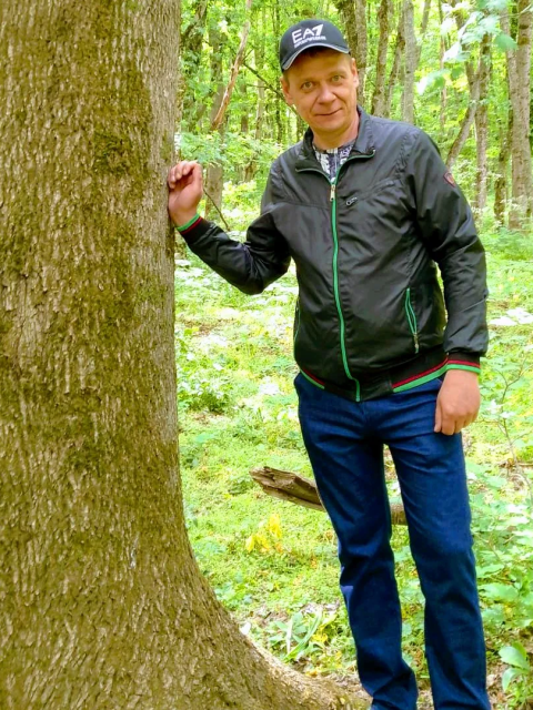 Евгений, Россия, Пролетарск, 46 лет. Он ищет её: Познакомлюсь с женщиной для любви и серьезных отношений, дружбы и общения.Живу один, без вредных привычек, рост 186 вес 85, добрый общительный, ищу милую добрую приятную деву