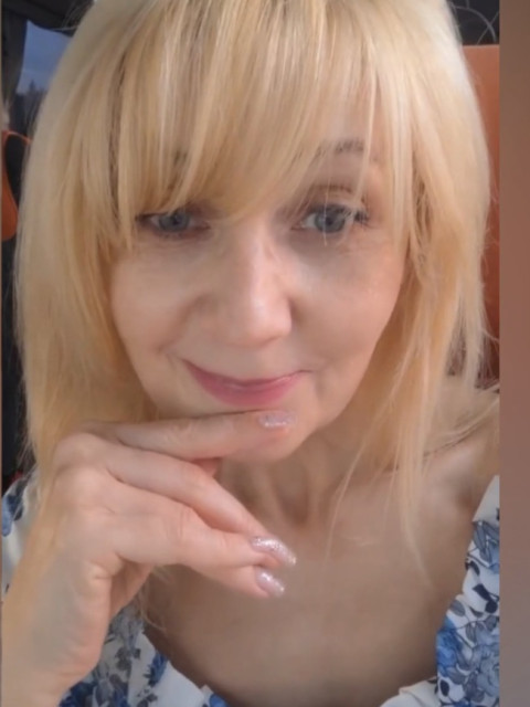 Инна, Россия, Москва, 49 лет, 1 ребенок. Ищу: Очень хочется нормальных человеческих отношений. Доброго, заботливого, щедрого мужчину, если конечно...  Анкета 843225. 