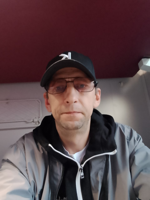 Виктор, Беларусь, Брест, 44 года. Познакомлюсь с женщиной для любви и серьезных отношений, брака и создания семьи, воспитания детей, рПо профессии повар, кондитер 👨 ‍ 🍳. Работаю не по специальности, надоело. Сей