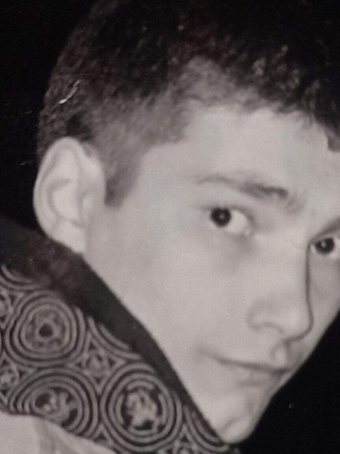 Это мне здесь лет 18