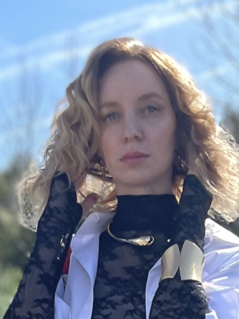 Юлия, Москва, м. Юго-Западная, 42 года, 4 фото. Она ищет его: Ищу достойного мужа для создания крепкой семьи, в которой мужчина сможет быть лидером, добытчиком, з  Анкета 843550. 