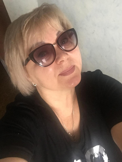 Татьяна, Киев, м. Позняки, 60 лет, 1 ребенок. Познакомлюсь с мужчиной для любви и серьезных отношений, брака и создания семьи.Я верная, честная, оптимистичная и позитивная. Ненавижу ложь. Я счастлива и хотела бы сделать счастл