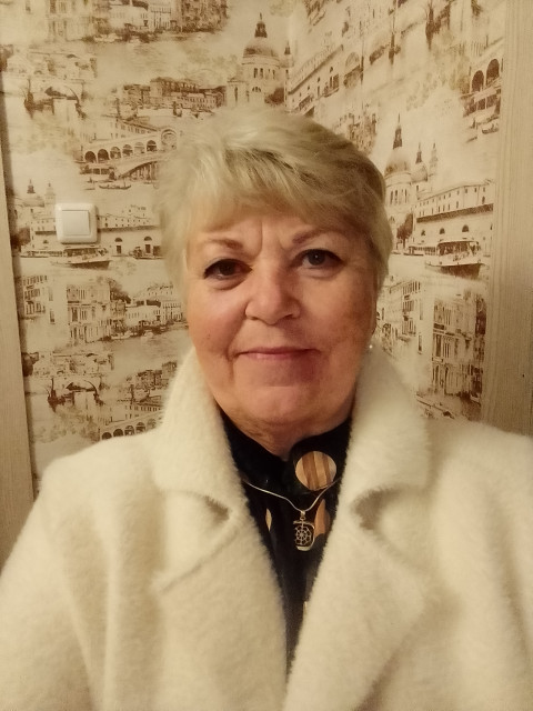 Людмила, Россия, Псков, 69 лет. Познакомлюсь с мужчиной для дружбы и общения.Люблю природу, общение, хорошие книги, новые интересные места, поколдовать на кухне, посидеть за рук