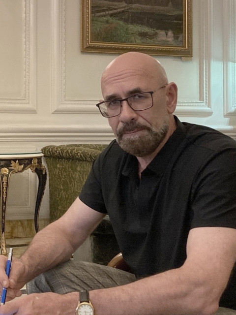 Юрий Горчаков, Санкт-Петербург, 63 года, 2 фото. Ищу: Живую, с творческим уклоном - для которой книги, кино и театр не пустые звуки.  Анкета 844045. 