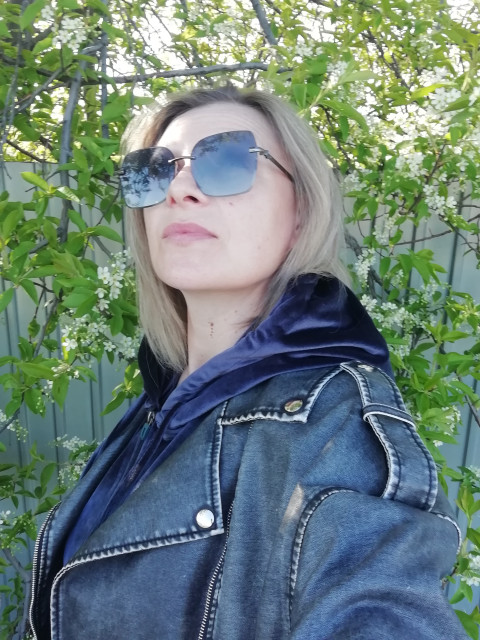 Галина, Улан-Удэ, 43 года, 4 ребенка, 1 фото. Любящая мама своих деток. Хочу счастья, заботы и теплоты.