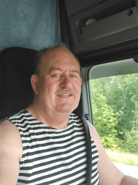 Сергей, Россия, Новосибирск, 56 лет. Хочу найти Познакомимся сначала, а дальше будет видно. Спонсорством не занимаюсь.Работа, работа, работа. Сначало общение. Собираюсь переезжать в Новосибирск, после исполнения своей 