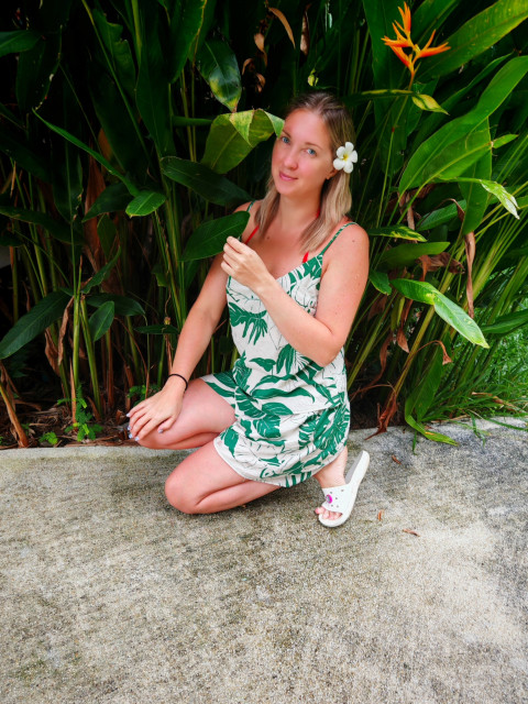 Мария, Россия, Санкт-Петербург, 38 лет, 1 ребенок. Хочу найти Того, с кем будет приятно даже просто помолчать. Думаю, это более объемно, чем перечислять качества  Анкета 844425. 