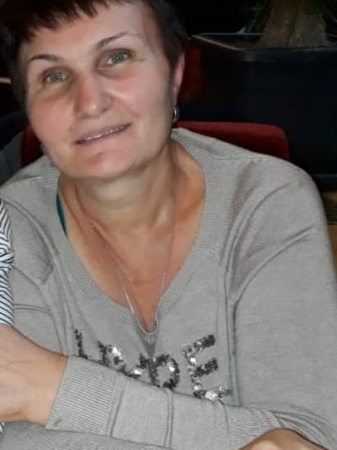 Антонина, Россия, Саратов, 60 лет. Познакомлюсь с мужчиной для дружбы и общения. Желательно до 60 лет. 
Приятной внешностью, общительнПозитивная, общительная. Люблю природу, не пью, не курю