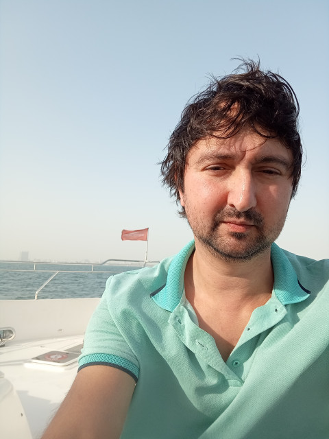 Georgy, Россия, Москва, 45 лет. Ищу: Цель определится во время общения. Именно оно говорит о человеке больше текста в безымянных сообщениях...  Анкета 844601. 