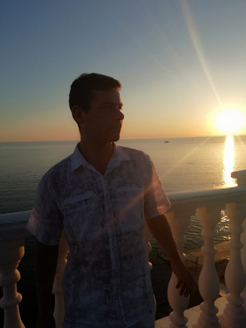 Могу дать рассвет в вашей жизни и могу сделать закат. 

"Всё зависит от Вас"!