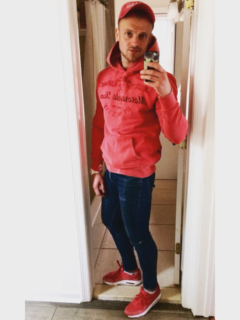 Артем, Москва, м. Беломорская, 36 лет. Познакомлюсь с женщиной для любви и серьезных отношений.Родом из Таганрога, недавно переехал в Москву. Амбициозный, ответственный, перфекционист. Обеспечен,