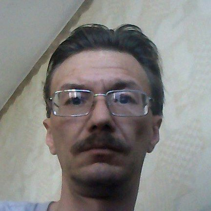 Максим, Россия, Усолье-Сибирское, 48 лет. Хочу найти Умную, стройную с чувством юмора, общительную.Скромный холостяк жду что девушка первой напишет если понравился. Разные варианты общения на сайтах 