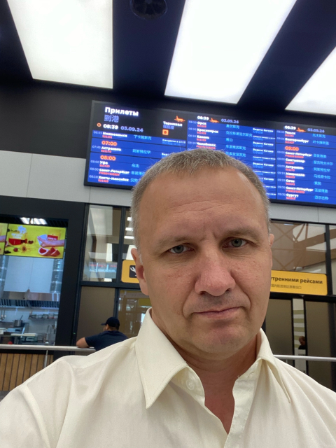 Павел Черницкий, Москва, м. Тушинская, 50 лет, 1 ребенок. Он ищет её: Цель знакомства - официальный брак. 
Ищу честную, верную, умную, добрую женщину 46- 50 лет с голубыБлондин с голубыми глазами, умный, честный, начитанный, верный, добрый, интеллигентны