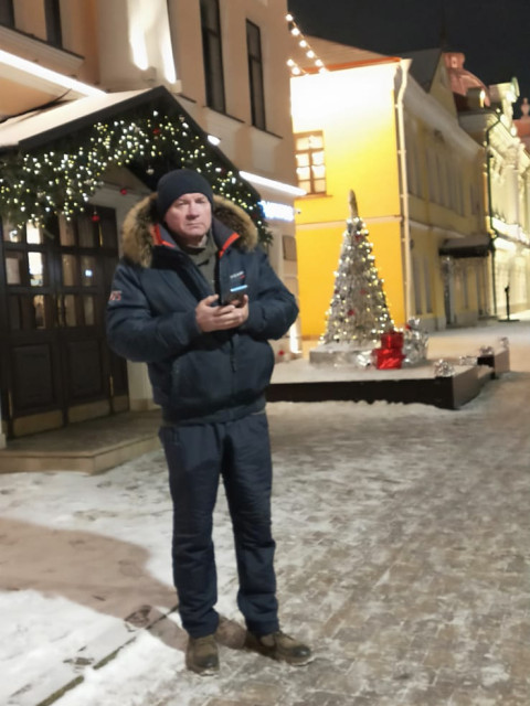 Виктор, Россия, Рославль, 60 лет, 1 ребенок. Познакомлюсь с женщиной для любви и серьезных отношений.В танки уже не играю, целоваться люблю, налево отгулял, посуду за собой мою сам, к туалету приучен, 