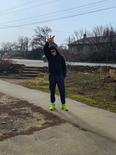 Миша, Россия, Севастополь, 20 лет. Познакомлюсь с девушкой для любви и серьезных отношений.Студент ВМФ, через год на рубежа, рост 177, телосложение обычное, занимался два года боевым самбо и 