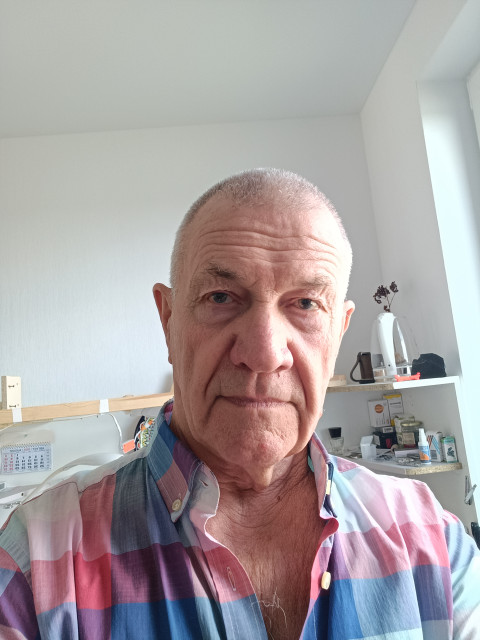 Вячеслав Василенко, Россия, Москва, 77 лет, 1 ребенок. Ищу: Стройную. Умную не от книжек. Не страдает ревностью. Чувство юмора обязательно. Оптимист что бы она...  Анкета 845552. 