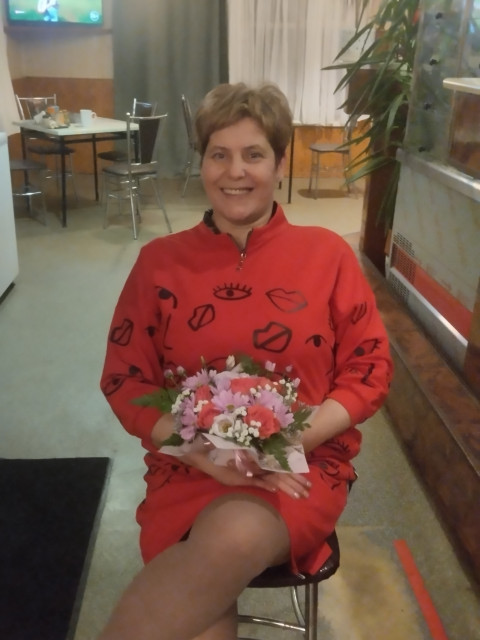 Татьяна, Россия, Санкт-Петербург, 48 лет, 1 ребенок. Познакомлюсь с мужчиной для любви и серьезных отношений, дружбы и общения.Стрелец, 
В поисках спутника жизни, спокойная, с чувством юмора, есть взрослая дочь