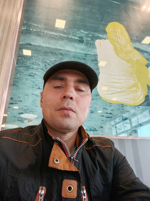 Кудайберген, Казахстан, Алматы, 47 лет. Познакомлюсь с женщиной для брака и создания семьи.Я не пью алкоголь не курю работаю снимаю квартиру если есть дети я детей люблю как-то так.