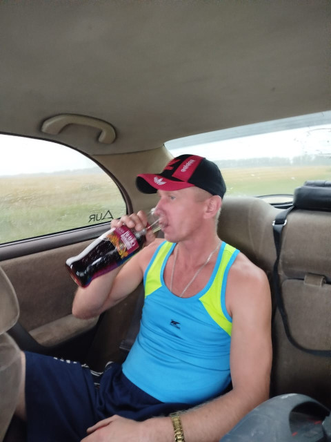 Виктор, Россия, Новосибирск, 37 лет. Познакомлюсь с женщиной для дружбы и общения.Живу, работаю, ищу спуиницу .