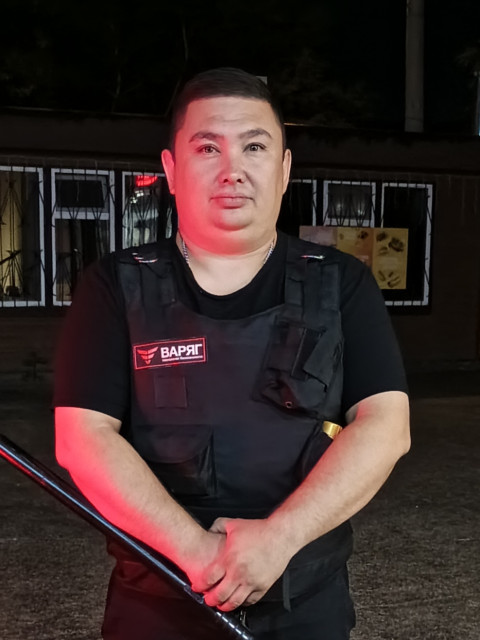 Влад, Россия, Челябинск, 37 лет. Он ищет её: Познакомлюсь с женщиной для любви и серьезных отношений.Влад 37 годиков . живу в Челябинске работал в МЧС капитан горно поисковый батальон... В звание Капит