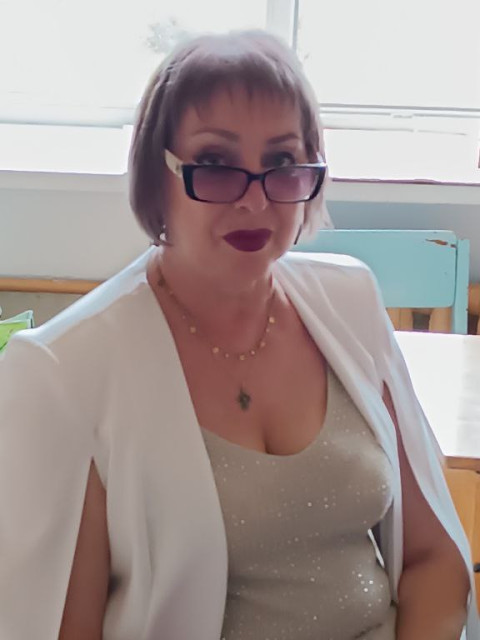 Лора, Россия, Донецк, 58 лет, 1 ребенок. Познакомлюсь с мужчиной для любви и серьезных отношений, дружбы и общения.Я верю, что встречу его. И идя за руку с любимым человеком, мы будем вместе шагать по жизни.