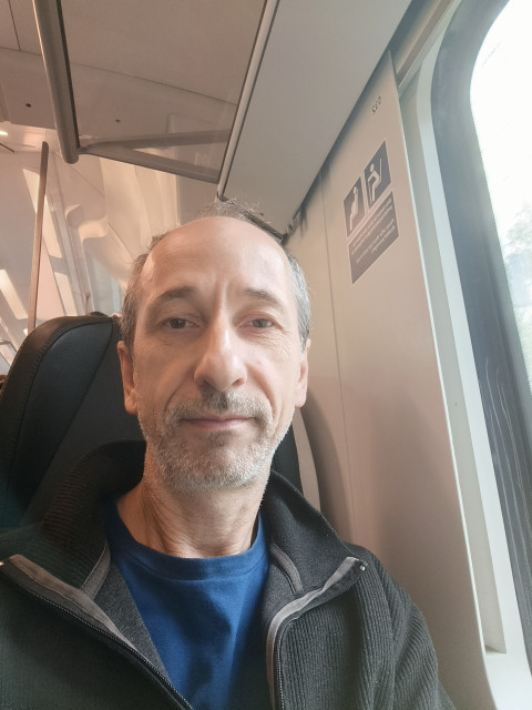 Yury Shipulin, Германия, Берлин, 58 лет, 1 ребенок. Хочу найти Добрую светлую. Увлечённую Жизнью. Видящую Любовь Создателя во всём. Следящую за своим телом. Ещё одТрудоголик, познающий мир и себя. Готовлюсь к переезду в Россию. Я слишком задержался в Герм