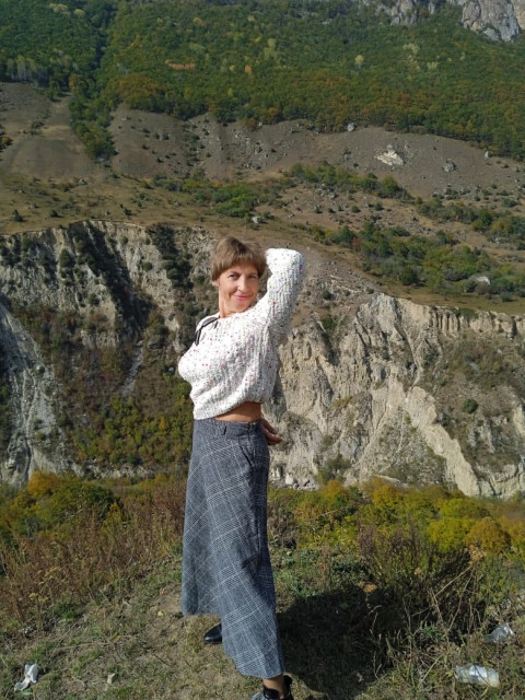 Надежда, Россия, Крымск, 48 лет, 2 ребенка. Познакомлюсь с мужчиной для любви и серьезных отношений, брака и создания семьи. -4+10 в годах, с деМне48, рост177, вес72, у меня 2 сына, по знаку- рак, работаю день ночь48, с руками, не курю, компане