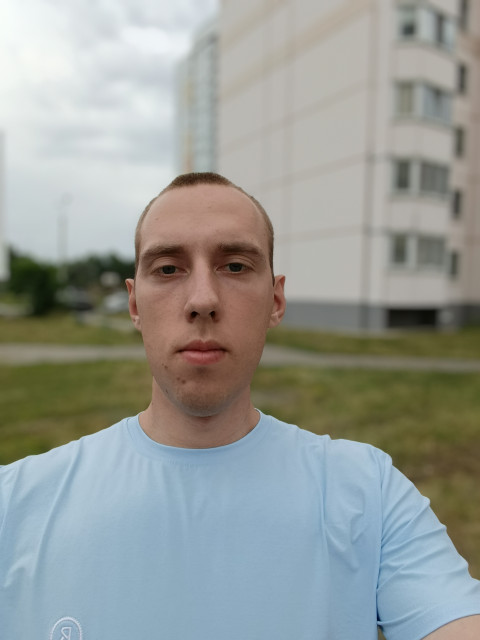 Влад, Беларусь, 21 год. Познакомлюсь для создания семьи.
