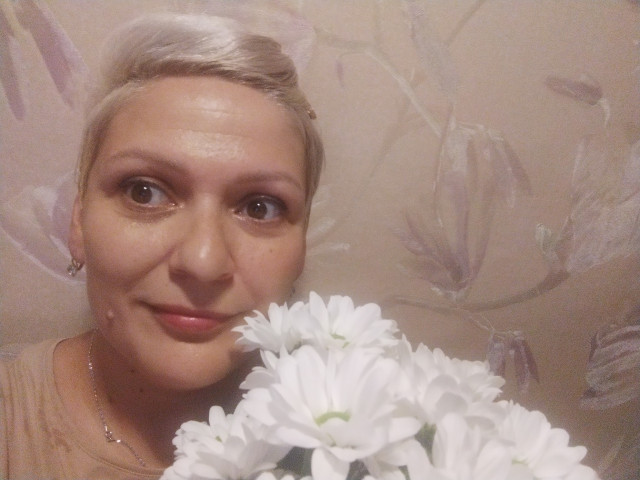 Татьяна, Россия, Тверь, 41 год, 1 ребенок. Познакомлюсь с мужчиной для брака и создания семьи, воспитания детей.Песни щекочут нос
Радости жмут в плечах
Облако в полный рост
Из головы мачты торчат