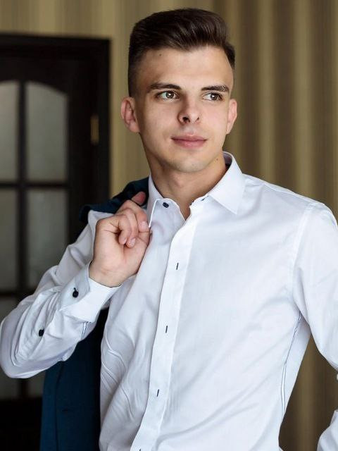 Артём, Беларусь, Минск, 29 лет. Познакомлюсь с женщиной для любви и серьезных отношений.Раньше занимался таким видом спорта как лёгкая атлетика, на данный момент я работаю и в свободное вр