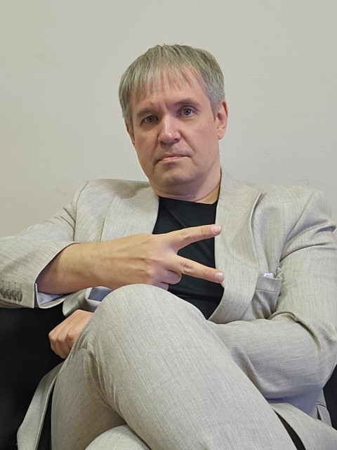 Роман, Россия, Москва, 47 лет, 1 ребенок. Познакомлюсь с женщиной для любви и серьезных отношений, брака и создания семьи, дружбы и общения.Хороший мужик, добрый, заботливый, серьезный с чувством юмора.