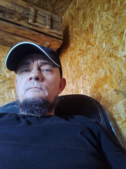 Серёга, Россия, Луганск, 46 лет. Хочу найти Общительную нормальную девчонкуНормальный парень. Ищу девушку для общения