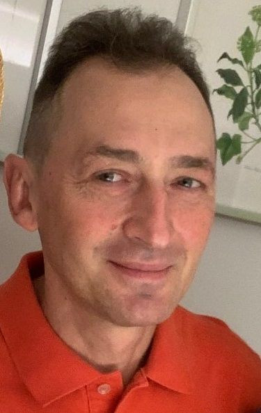 Валентин, Канада, Монреаль, 49 лет, 1 ребенок. Познакомлюсь с женщиной для брака и создания семьи.Серьёзный, заботливый и ответственный человек, без вредных привычек. Работаю бригадиром в большом ма