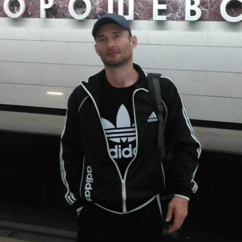 Валерий Пилипенко, Россия, Саратов, 47 лет, 1 ребенок. Хочу найти Чтобы если весь мир будет против меня, стояла у меня за спиной, и подавала патроныСвободен, самодостаточный, с чувством юмора, люблю книги, кино, музыку, природу, и всё прекрасное