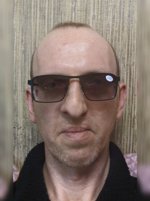 Макс, Россия, Самара, 43 года, 1 ребенок. Хочу найти Семейную и домашнюю, чуть-чуть больную на голову, чтоб не скучно было, чтобы хранила семейный очаг аРаботаю много, но оно того стоит