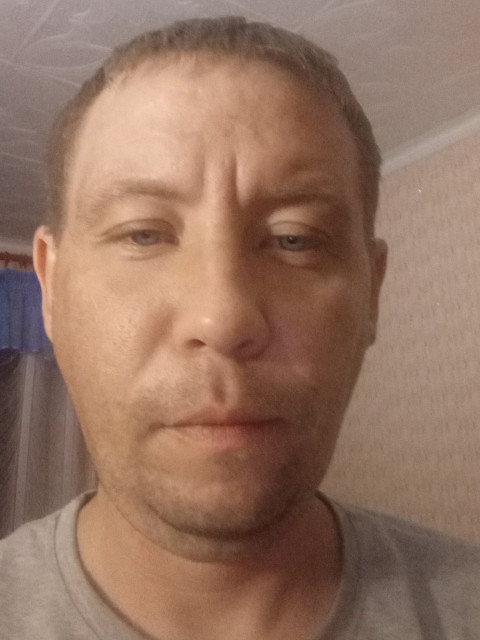 Николай Шашин, Россия, Нижний Новгород, 38 лет. Хочу найти Интересную, общительную, главное адекватную.Я общительный жизнерадостный человек.