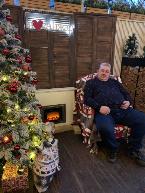 Арсений, Россия, Ростов-на-Дону, 50 лет. Познакомлюсь с девушкой для приятных встреч, люблю дарить подарочки  Анкета 847202. 