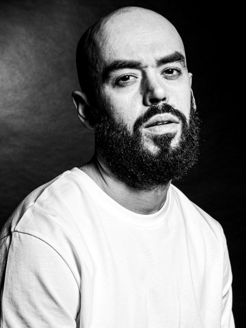 Паша, Россия, Москва, 35 лет, 2 ребенка. Познакомлюсь с семейной и спокойной женщиной с традиционными ценностями для любви и серьезных отношеРодился и живу в Москве. 
В прошлом геймер/скейтер/рэпер/препод. 

В настоящем юрист в муз. индус