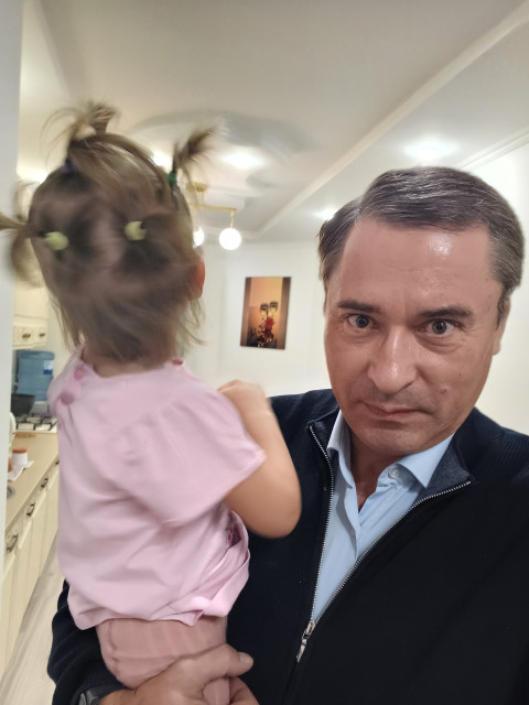 Евгений, Россия, Санкт-Петербург, 52 года, 1 ребенок. Ищу: Женственную, умную и добрую. Искренне любящую жизнь. Образованную, конечно же. Не переношу курящих и...  Анкета 847498. 