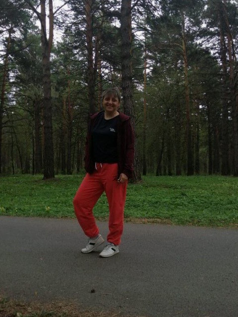 Антонина, Россия, Томск, 43 года, 2 ребенка. Познакомлюсь с мужчиной для любви и серьезных отношений, дружбы и общения.У меня двое детей, один уже взрослый, вторая только в школу пошла. 
Есть собака и это прям собака (