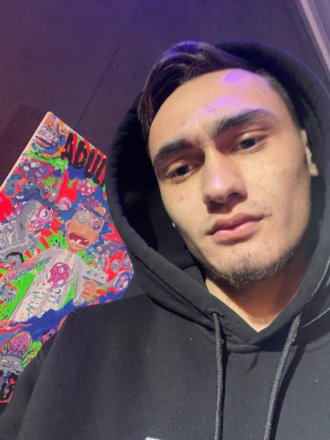 Адик, Россия, Новый Уренгой, 22 года. Познакомлюсь с девушкой для любви и серьезных отношений, дружбы и общения.Не пью, работаю, воспитанный, могу поддержать любую тему, понимающий и адекватный)