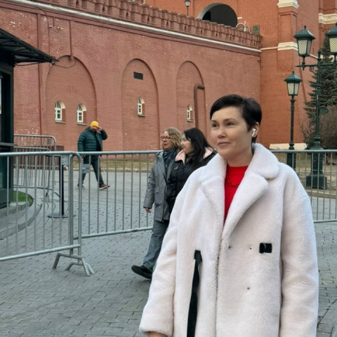 Лариса, Россия, Москва, 45 лет, 1 ребенок. Добрая, мягкая, пушистая, не делаю мозги, не осуждаю не учу, пью пиво! Ищу такого же!!!! чтоб в стар