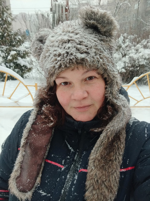 Светлана, Россия, Домодедово, 42 года, 2 ребенка. Ищу: Обычного работягу, с которым будем на одной волне. 
У одиночества горький вкус... К нему привыкаешь...  Анкета 847834. 