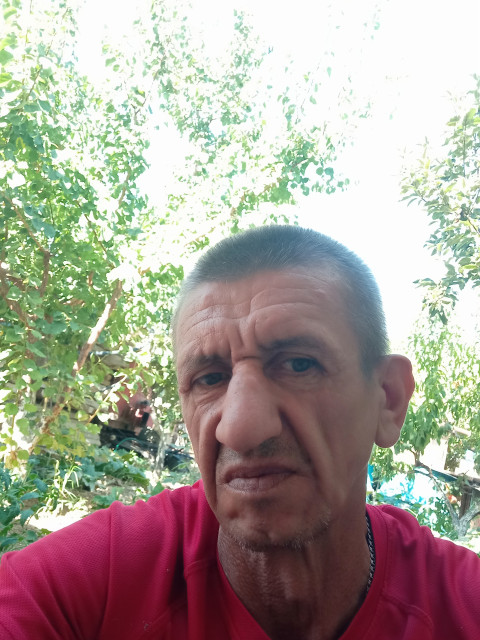 Ваня, Россия, Симферополь, 48 лет. Познакомлюсь с женщиной для любви и серьезных отношений, брака и создания семьи. с красивым внутреннСвободен с чувством юмора работящий, ценю семейный уют