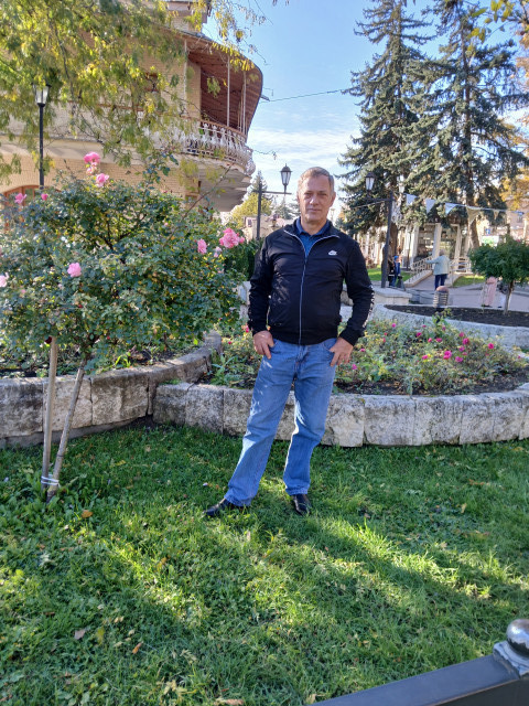 Владимир, Ростов-на-Дону, 60 лет, 2 ребенка, 1 фото. Познакомлюсь с женщиной для любви и серьезных отношений, брака и создания семьи.  Анкета 848189. 