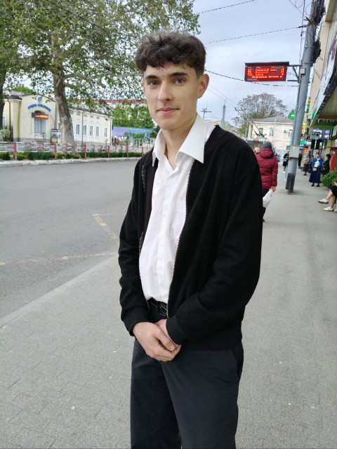 Давид, Россия, Москва, 18 лет. музыкант ищу девушку для флирта, чтоб скидывала фотки свои 🥰