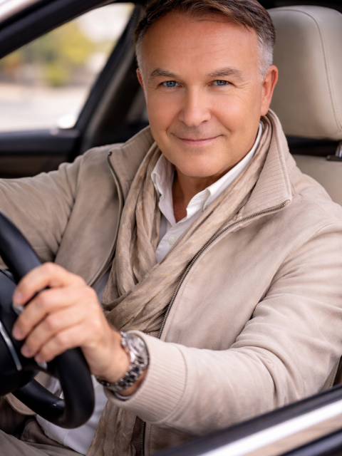 Александр, Москва, м. Маяковская, 56 лет. Познакомлюсь с женщиной для любви и серьезных отношений, дружбы и общения.Люблю активный образ жизни, путешествия и приключения)