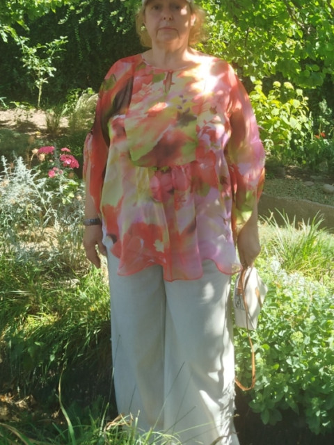 Оксана, Симферополь, 69 лет, 1 ребенок, 1 фото. Познакомлюсь с мужчиной для дружбы и общения.  Анкета 848344. 